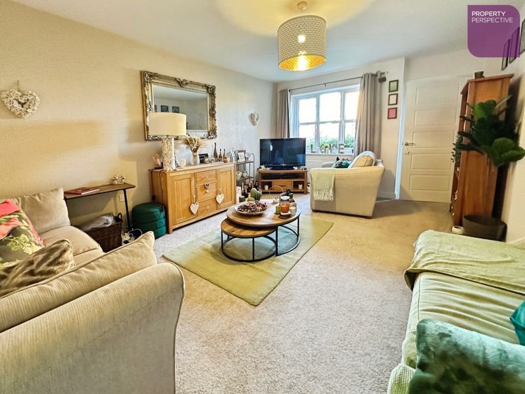 Property photo 3 of 11 Lounge