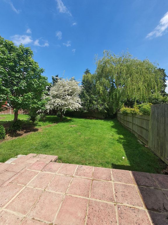 Property photo 3 of 17 Garden