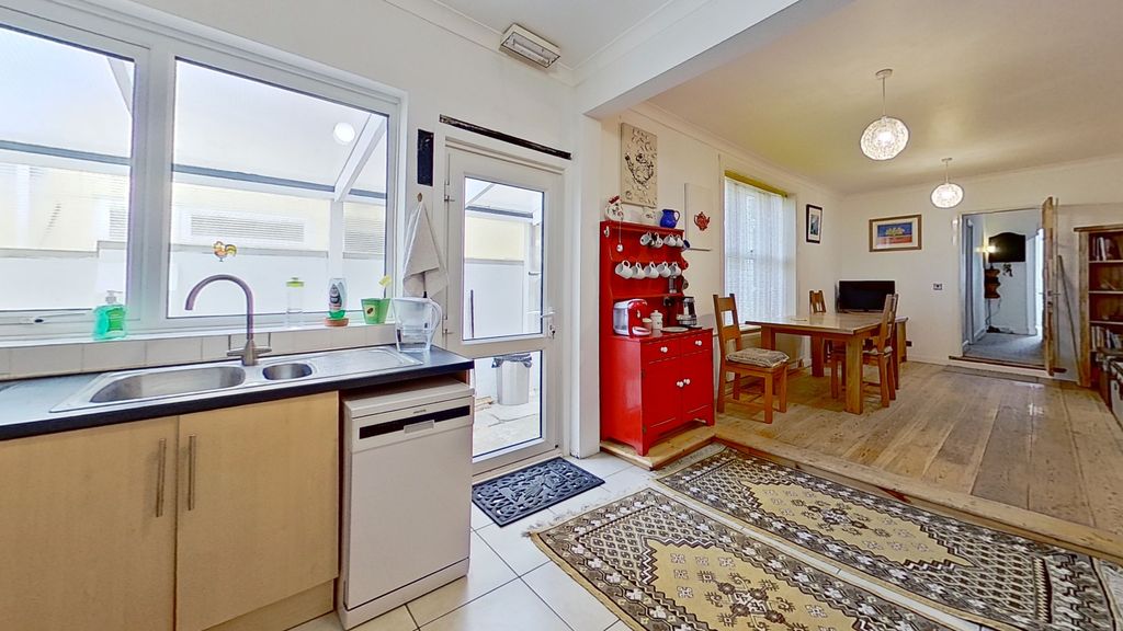 Property photo 2 of 32 Kitchen