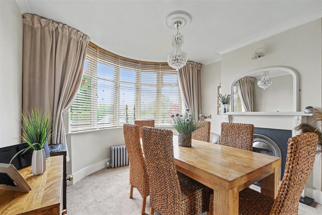 Property photo 3 of 43 Dining Room