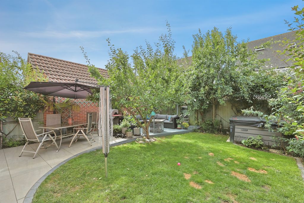 Property photo 2 of 18