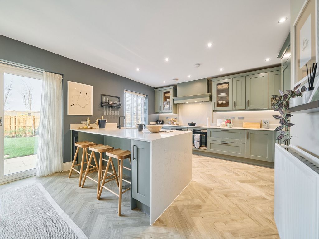 Property photo 2 of 41