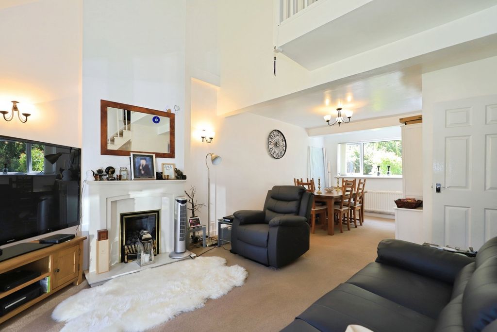 Property photo 3 of 15 Pbox-Img.Jpg