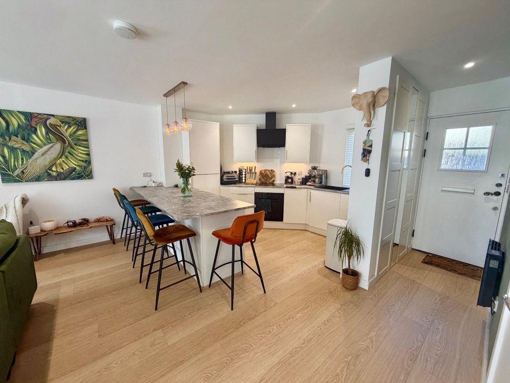 Property photo 2 of 10 Picture No. 04
