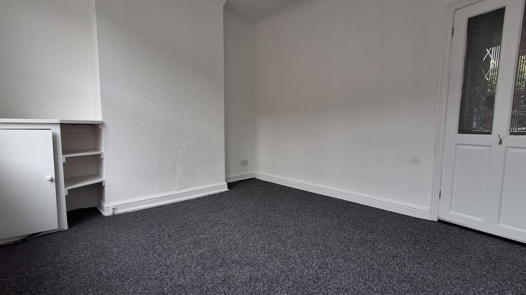Property photo 3 of 14 Living Room