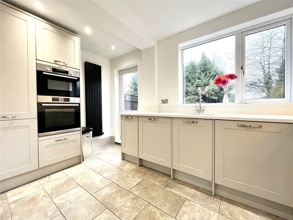 Property photo 3 of 17 Kitchen