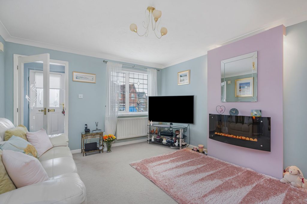 Property photo 2 of 41