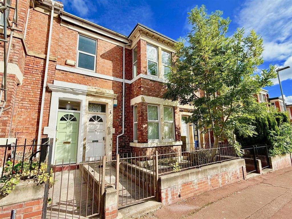 Property photo 1 of 10 External