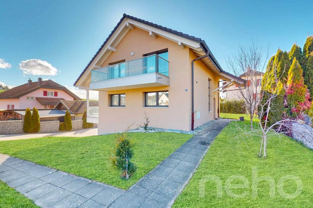 Property photo 2 of 13
