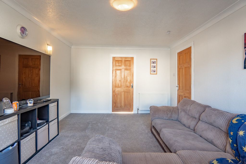 Property photo 3 of 26