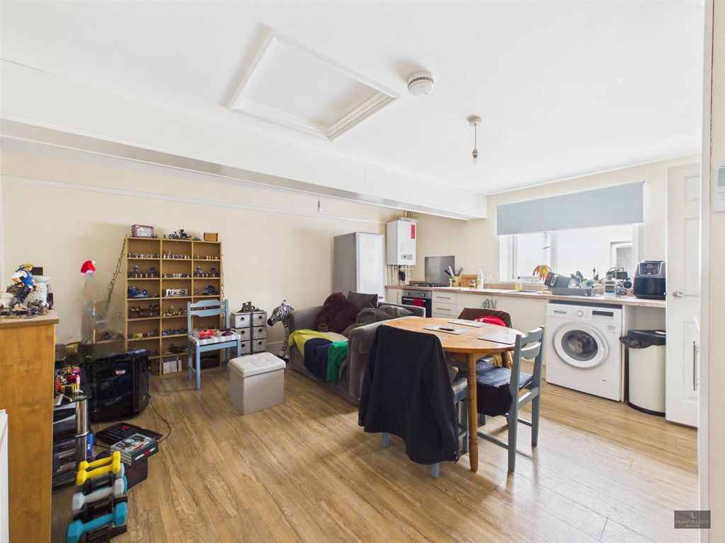 Property photo 1 of 4 Cam02887G0-Pr0638-Still003.Jpg