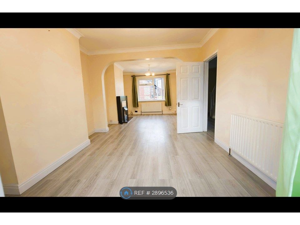 Property photo 1 of 15 Living & Dining Room