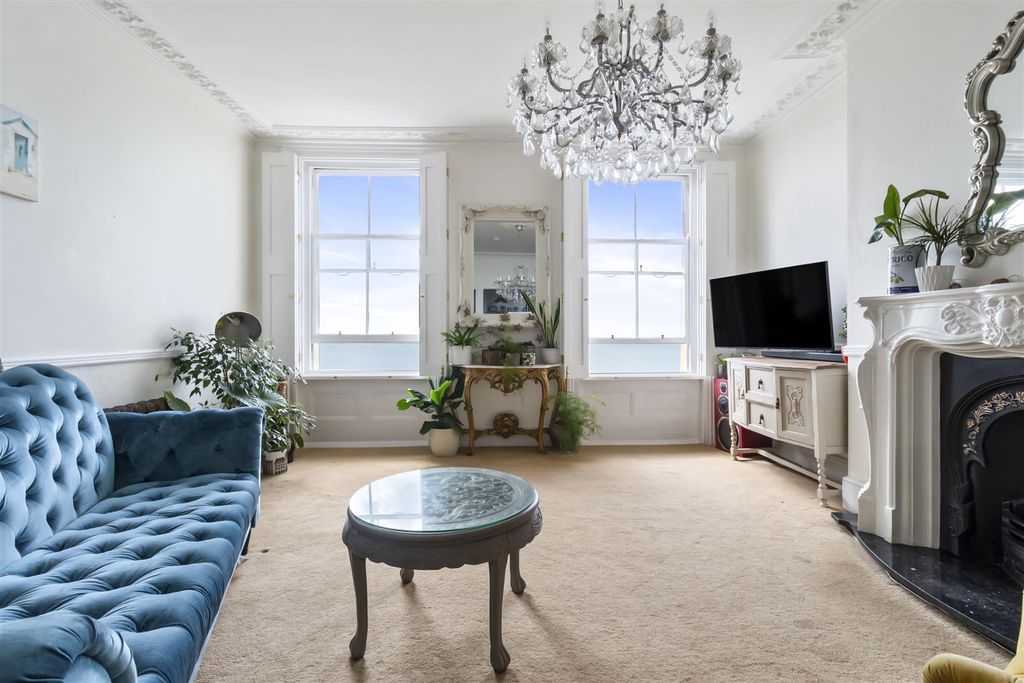 Property photo 3 of 14 Flat 4 16 Heene Terrace-001.Jpg
