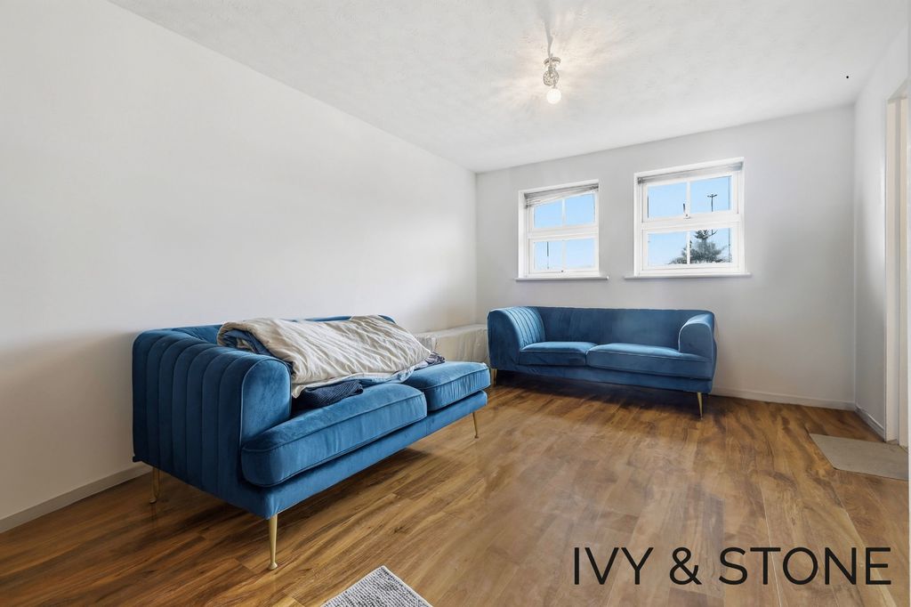 Property photo 1 of 10 3969720