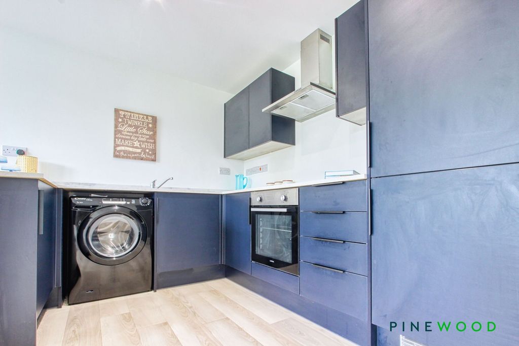 Property photo 3 of 32 Kitchen Diner