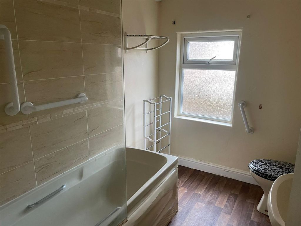 Property photo 3 of 8 8.Jpg
