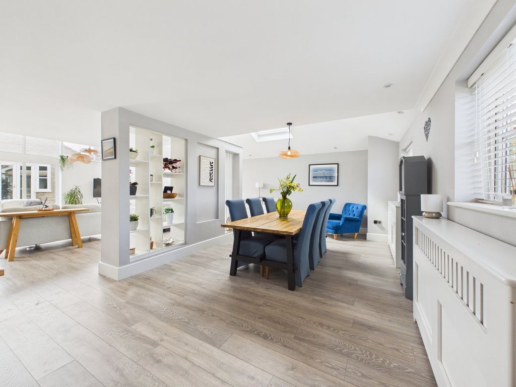 Property photo 3 of 44