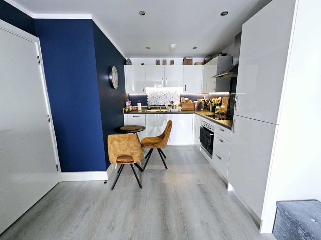 Property photo 2 of 9 Picture No. 24