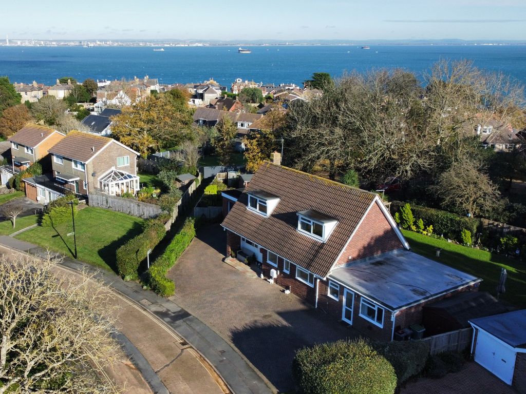 Property photo 2 of 40
