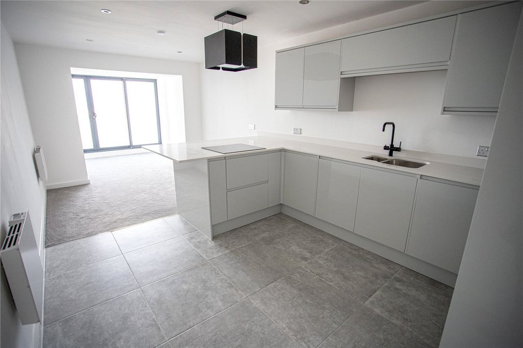 Property photo 2 of 17 Picture No. 01
