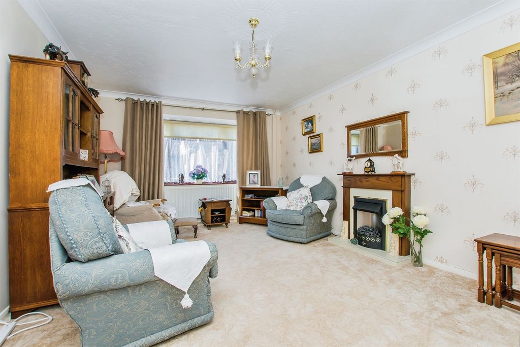 Property photo 3 of 14