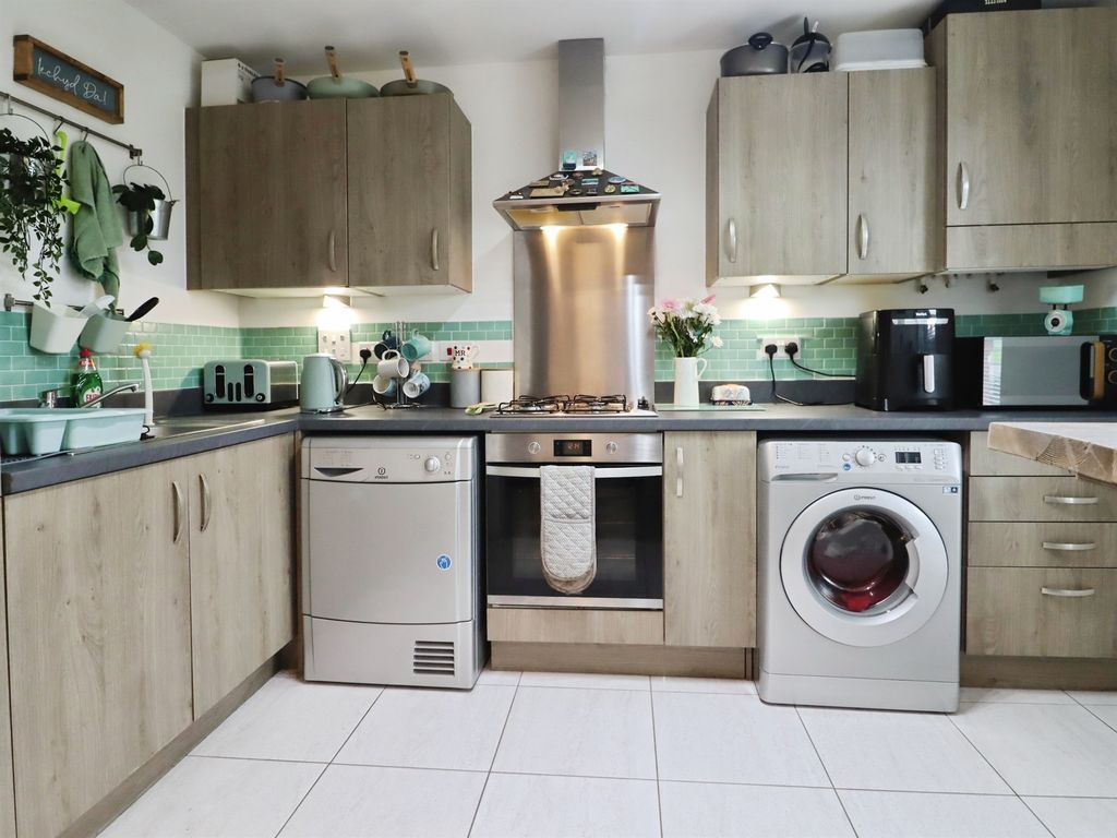 Property photo 3 of 20