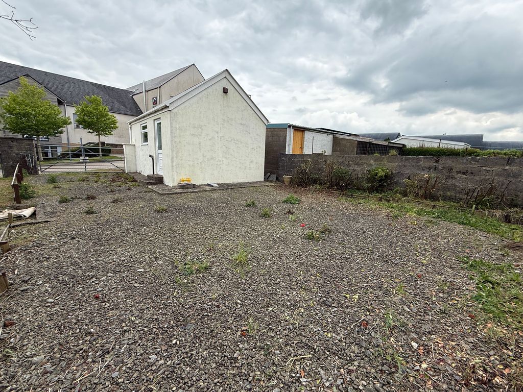 Property photo 3 of 8