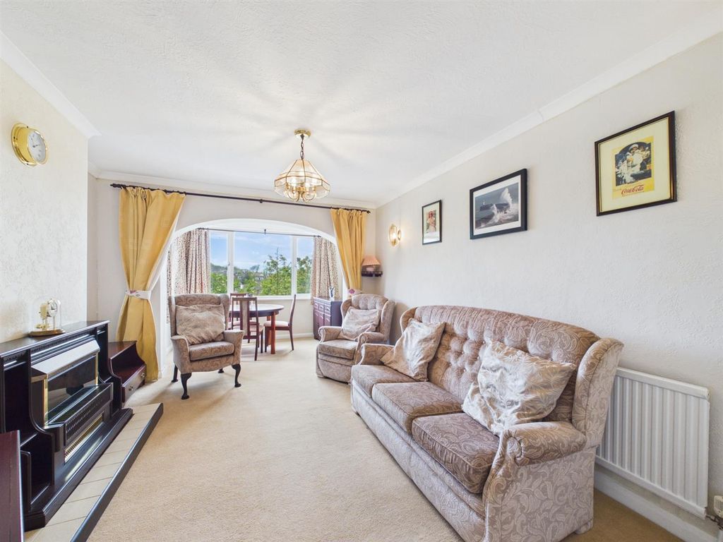 Property photo 2 of 19