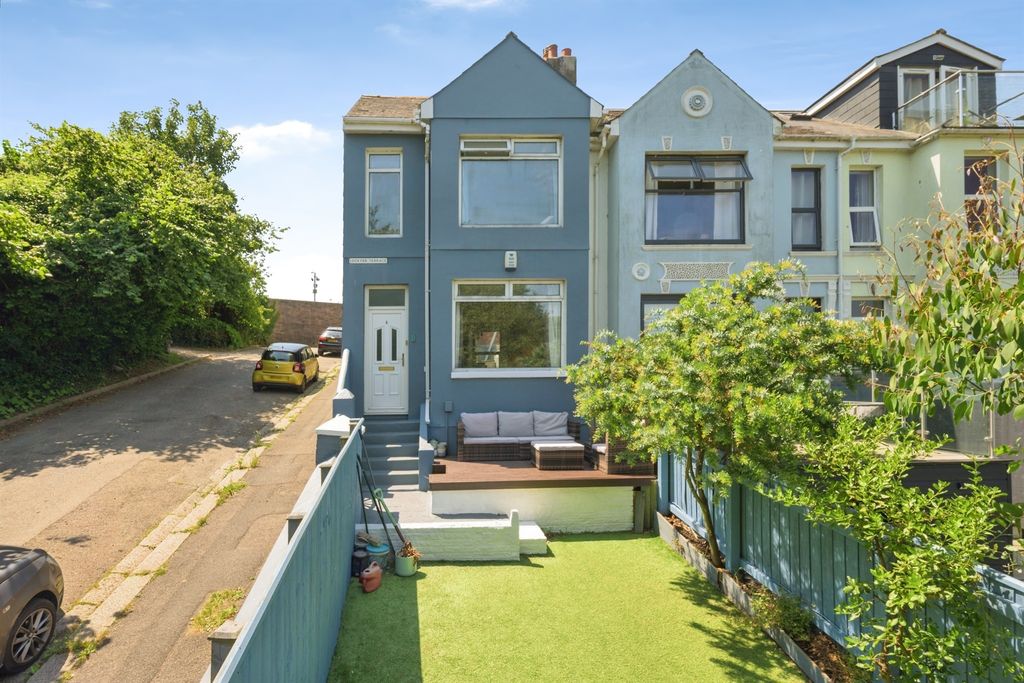 Property photo 1 of 19