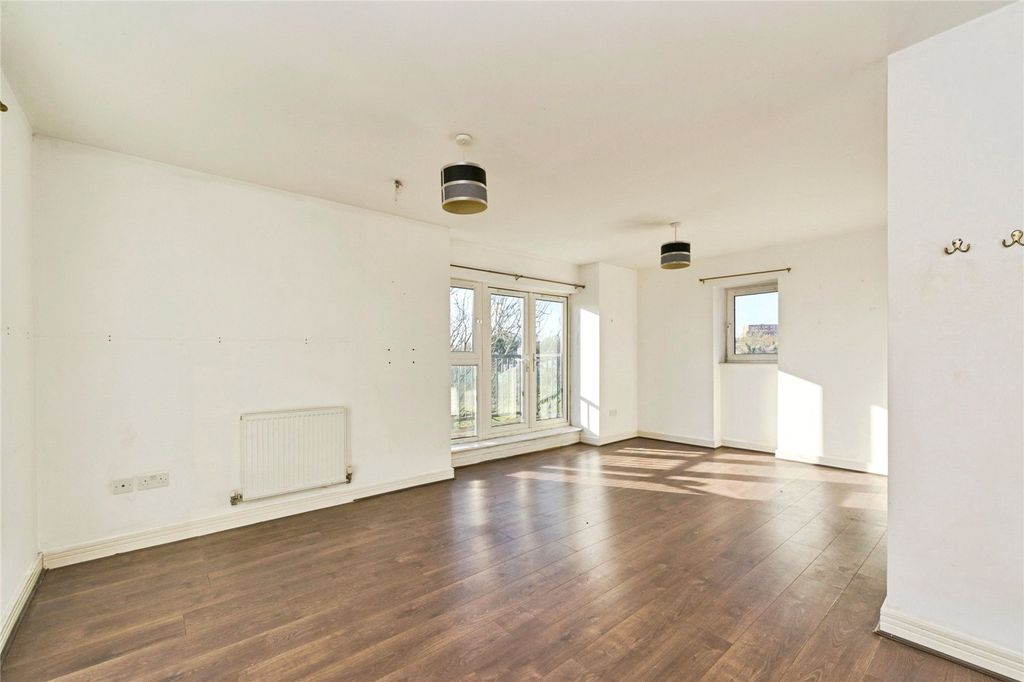 Property photo 1 of 25 Picture No. 06