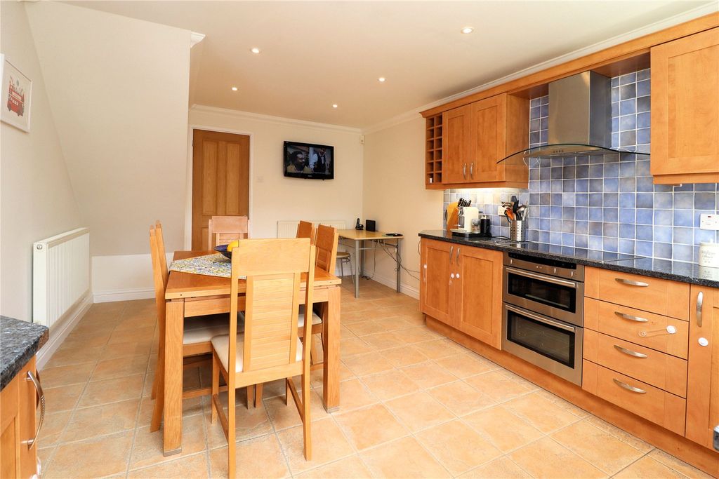 Property photo 3 of 17 Picture No. 12