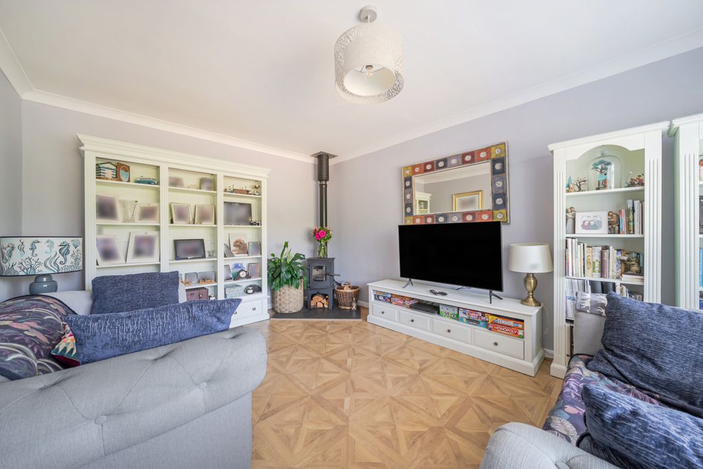 Property photo 2 of 28 1496734-11-6A6A06...