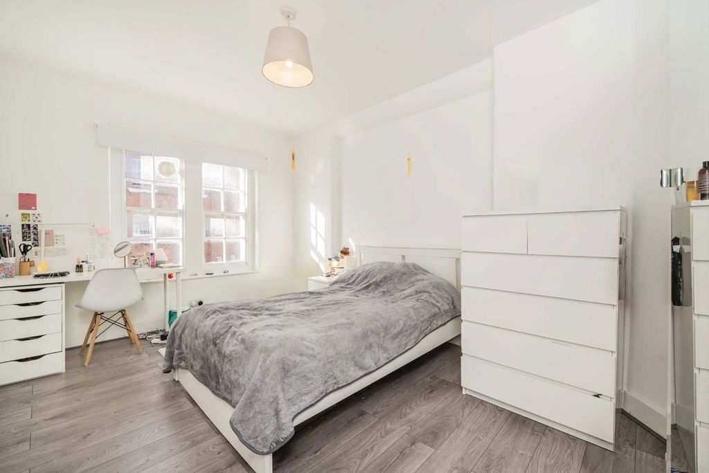 Property photo 3 of 7