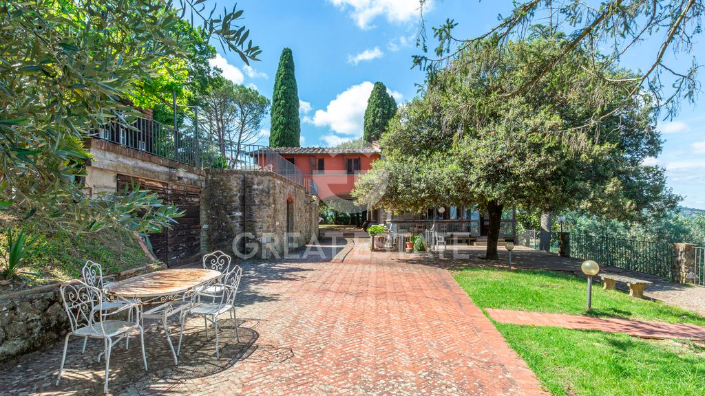 Property photo 2 of 61