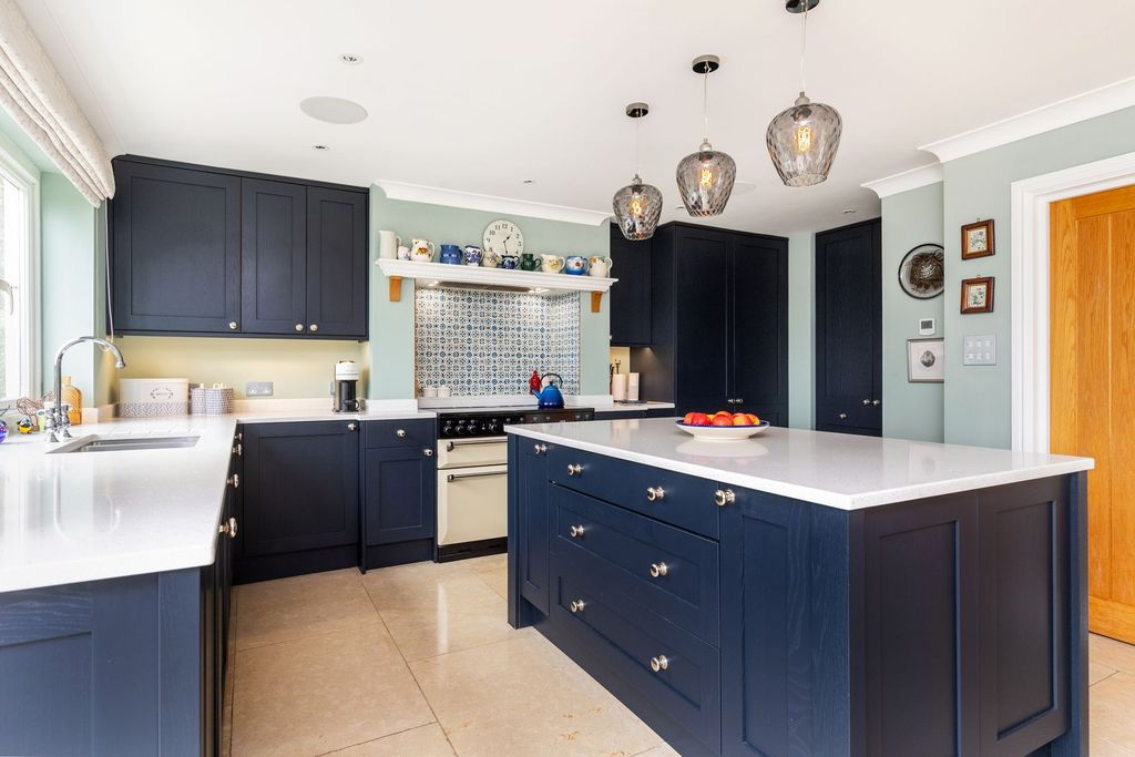 Property photo 2 of 22