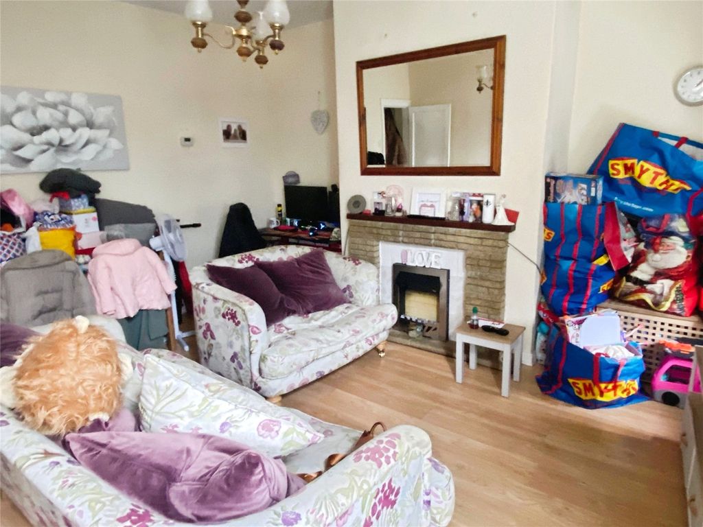 Property photo 3 of 9 Picture No. 10