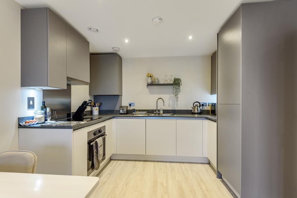 Property photo 2 of 10 Kitchen