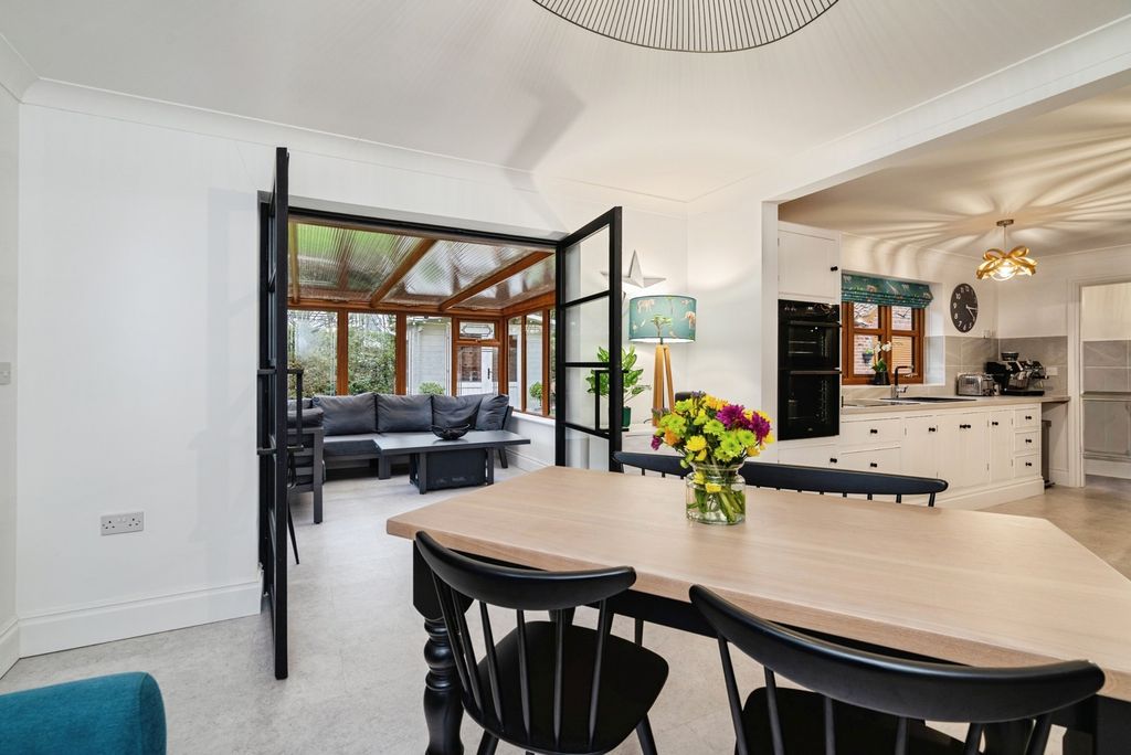 Property photo 2 of 25 Pbox-Img.Jpg