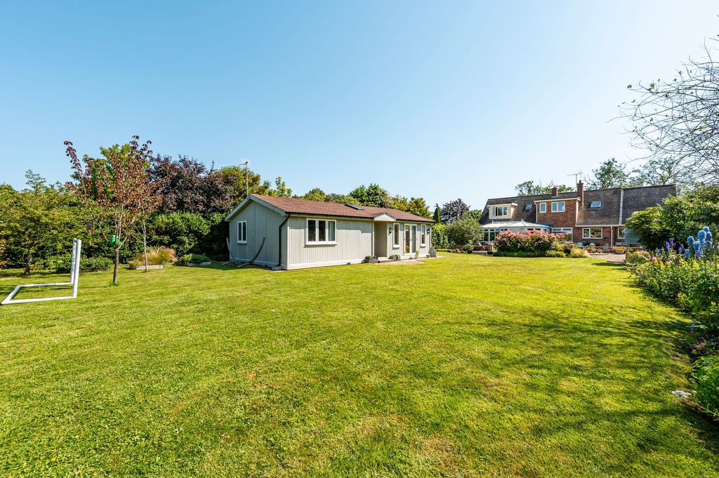 Property photo 2 of 32