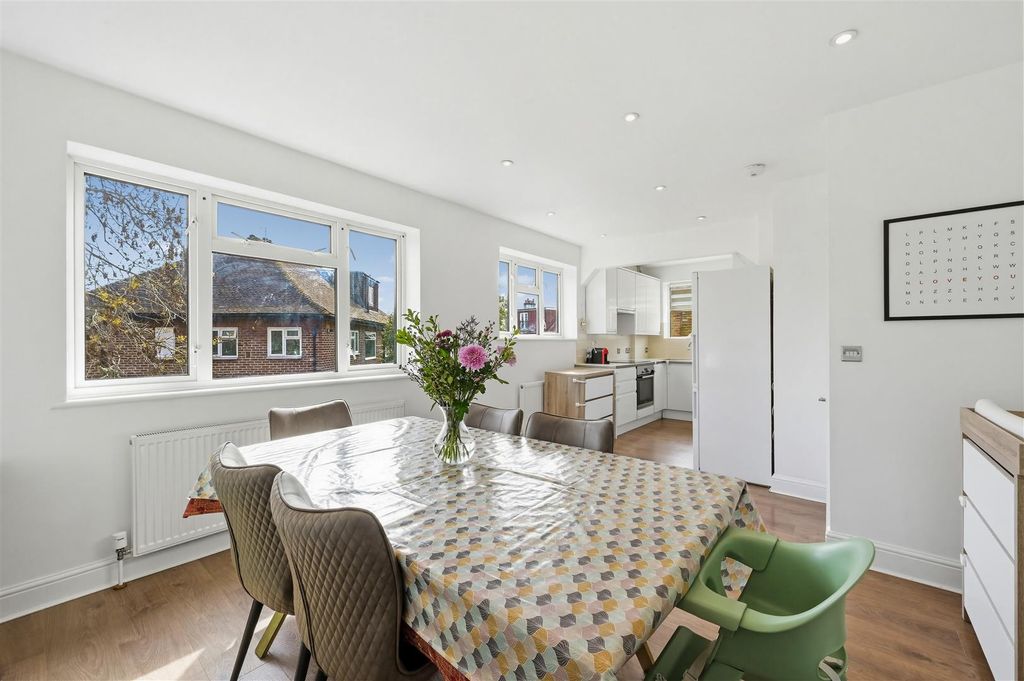 Property photo 1 of 12 Dining Room