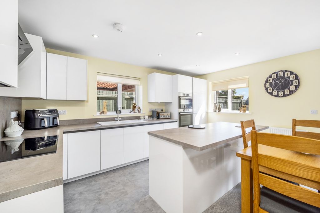 Property photo 2 of 26 6 Spinney Close (Holbeach)-22