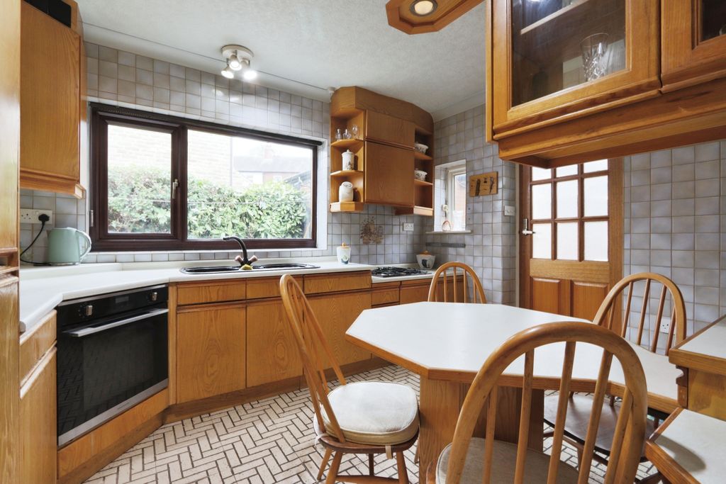 Property photo 3 of 15 Kitchen/Dining Room