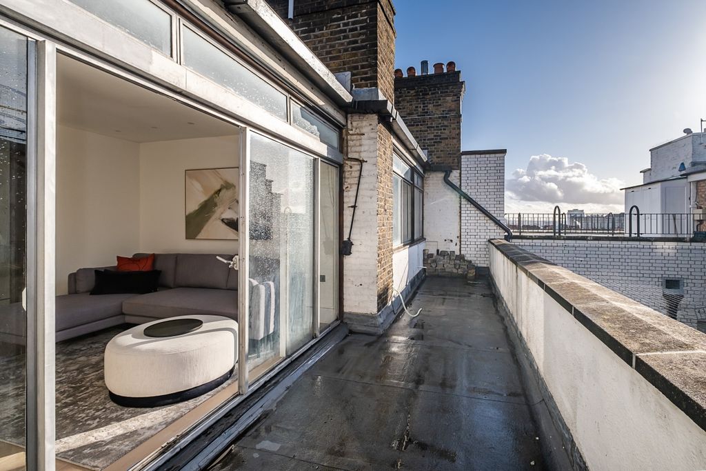 Property photo 2 of 14 Balcony