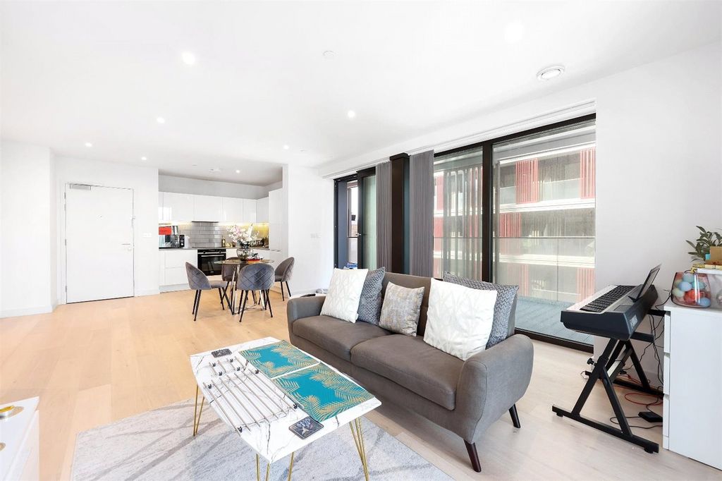 Property photo 3 of 22 Levi1104.Jpg