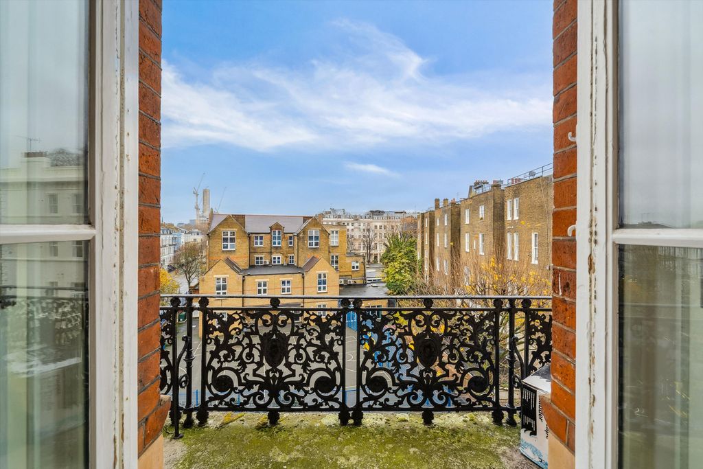 Property photo 3 of 21 Image