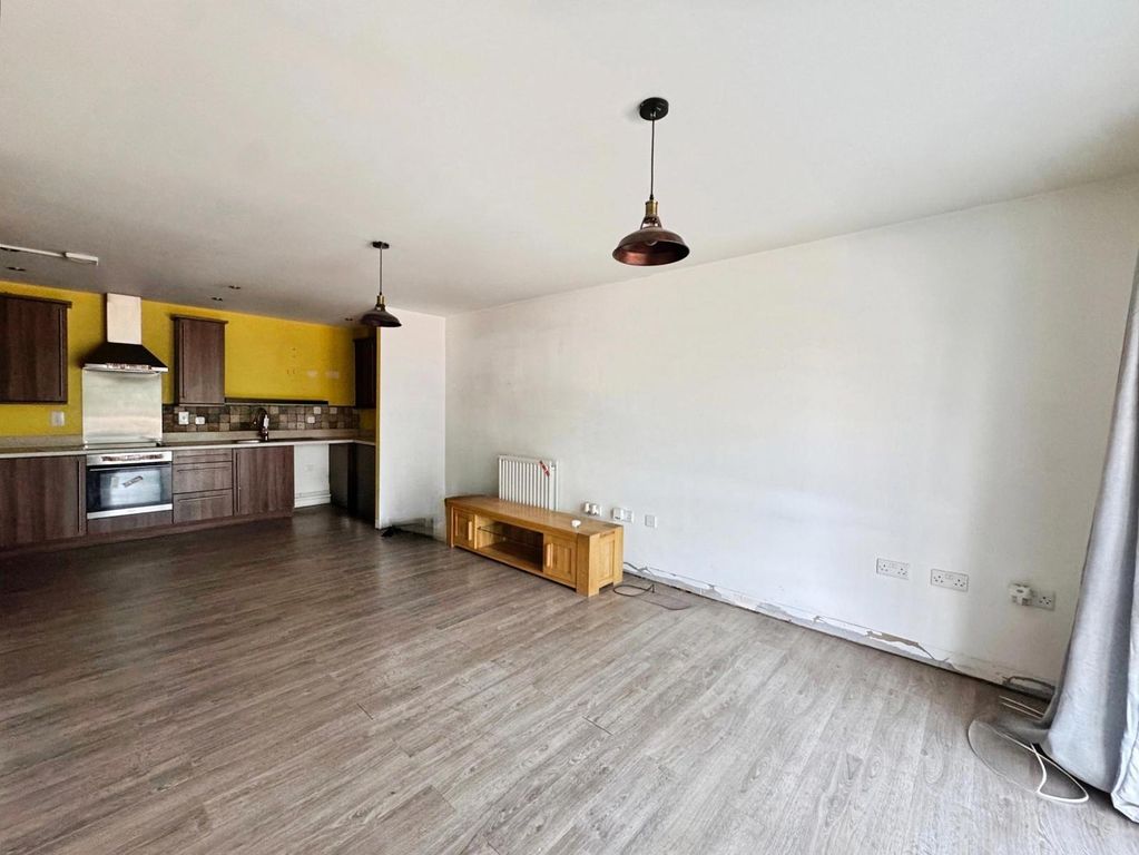 Property photo 2 of 11 Pbox-Img.Jpg