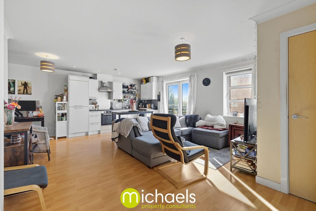 Property photo 3 of 13