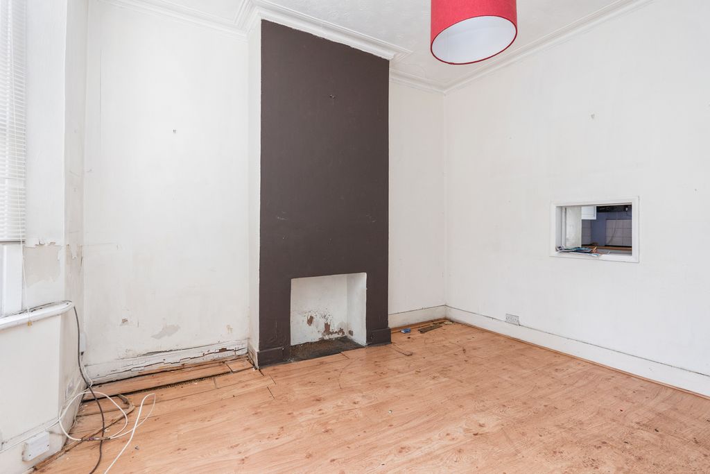 Property photo 3 of 13