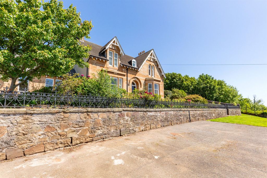 Property photo 2 of 35 Picture No. 20