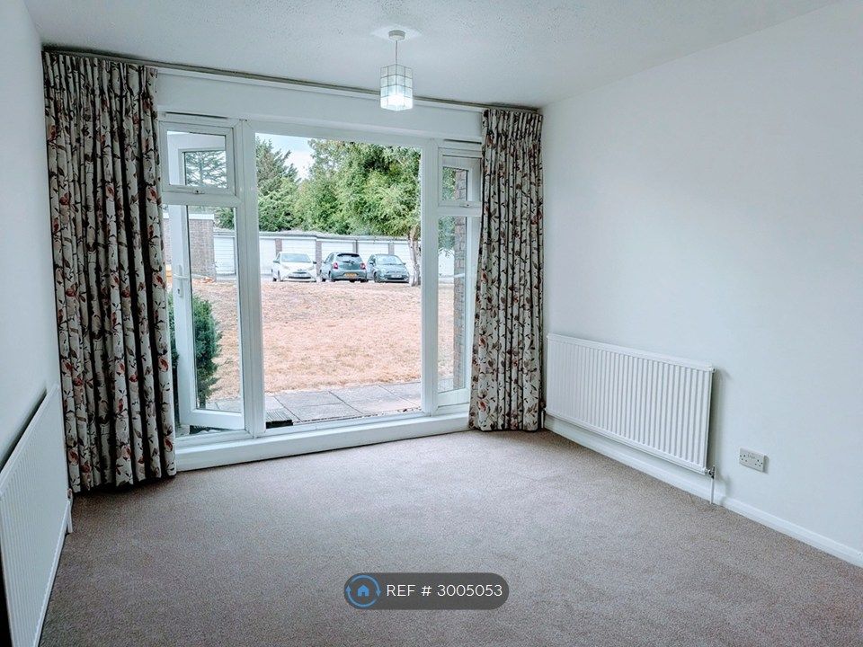 Property photo 3 of 12 Living Room